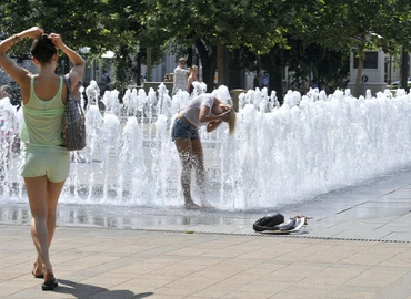 A hétvégén is marad a hőség
