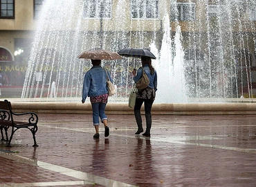 Felhős, többfelé esős idővel indul a jövő hé