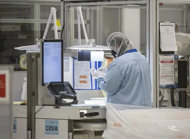 Koronavírus - Nagyrészt Lukácsházán készülő ampullákba kerül a Pfizer vakcina
