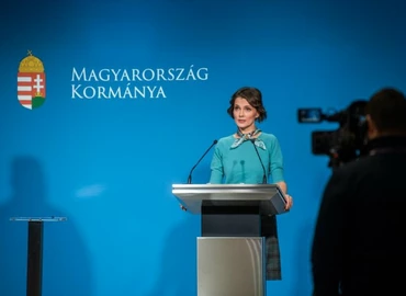 Koronavírus - Péntektől kézbesítik a nyugdíjasoknak a vakcinaregisztrációs lapot