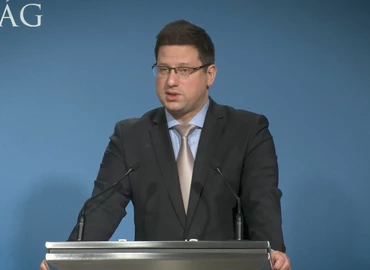 Gulyás Gergely: A korlátozásokat továbbra is fenn kell tartani