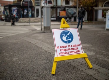 Lazított a maszkviselés szabályain a miskolci polgármester