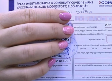 Még nem tudni, hogy mire lesz jó, de március 1-től postázzák az oltási plasztikkártyát