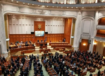 Eltörölték speciális nyugdíj-kiegészítésüket a román törvényhozók