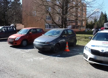 Megrongáltak egy Fiatot a Csokonai utcában, a rendőrök keresik a vétkes autóst 