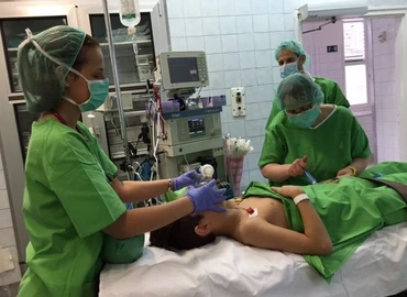 A védettségi igazolvánnyal rendelkezőknek csütörtökön újraindulnak az ütemezett műtétek és rehabilitációs ellátások