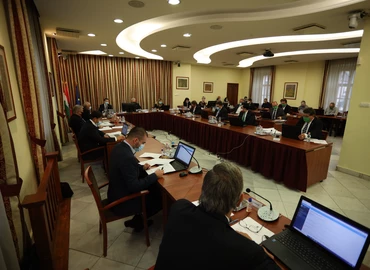 Június 15-től üléseket tarthatnak az önkormányzatok