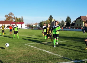 A játékos-edző teremfocival is készül