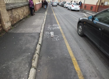 Biciklist ütöttek el a Rozgonyi utcában 