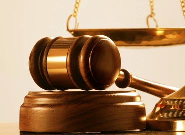Nem járatta iskolába gyermekeit az anya – kiskorú veszélyeztetése miatt mehet most a bírák elé
