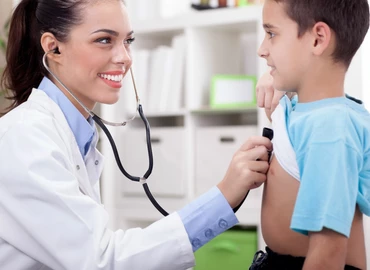 Gyermekorvosok: indokolatlan terhet ró az iskolai hiányzások igazolása a gyermekorvosokra
