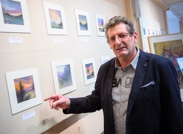 Hazatért a festőművész