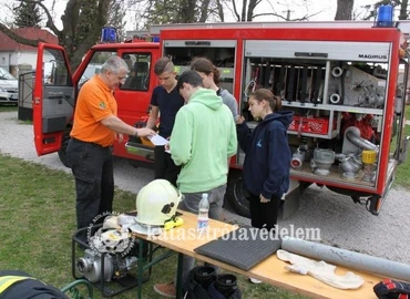 Két korcsoport, négyfős csapatok, több ezer diák 