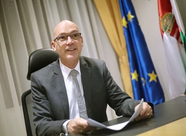 Péterfalvi: új korszak kezdődik május végén az uniós adatvédelmi csomag hatályba lépésével