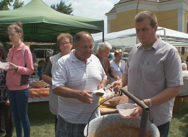 Nagybúcsú után, kisbúcsú előtt