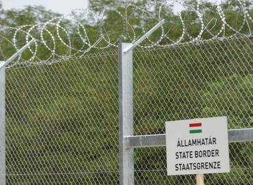 Illegális bevándorlás - Bakondi: a kerítés felfogta és el is terelte a migrációt