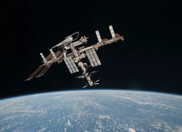 Állatok vándorlását figyelő berendezéseket telepített űrsétáján két orosz kozmonauta