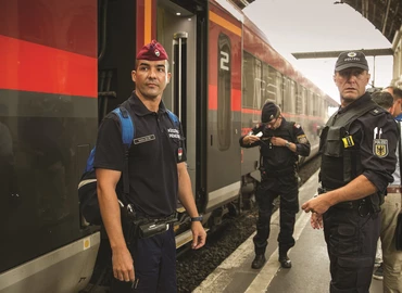 Nemzetközi akcióban ellenőrzik a vasútállomásokat és a vonatokat