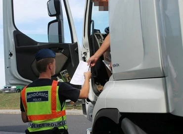 Autóbuszokat és teherautókat ellenőriz a rendőrség a jövő héten 