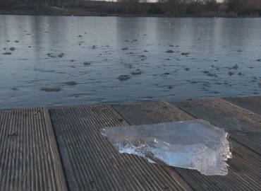 Nem biztonságos a jégréteg a Csónakázó-tó felszínén