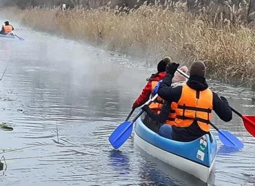 Elkezdődött a szezon Hévízen, az ország egyetlen télen is evezhető patakján