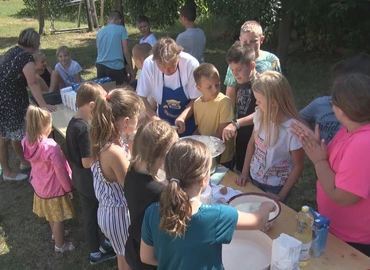 A horvát hagyományőrző és nyelvi tábor lakóitól hangos a tótszerdahelyi Fedák-kúria