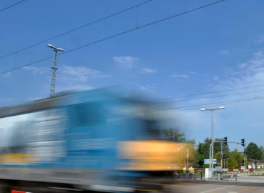 Halálra gázolt egy embert a vonat Balatonboglár közelében