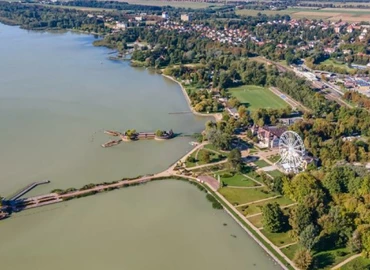 Megmenekült a kivágástól 342 fa a keszthelyi Balaton-parton