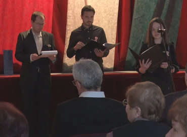 Utassy József versei járták át a Honvéd Kaszinó tükörtermét  nemzeti ünnepünkön