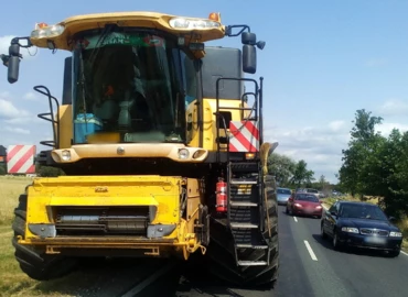 Aratást végző munkagépekre figyelmezteti a közlekedőket az agrárkamara