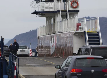 Csúcsot döntött idén nyáron a balatoni komp forgalma