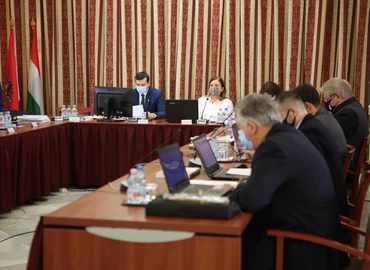 Rendkívüli hír - Nem emeli a közgyűlés a polgármester bérét