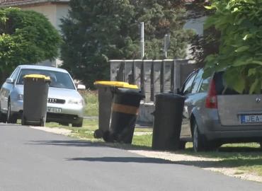 Egyre többen panaszkodnak a sok szemétre, a kukáik eltűnéseire a Bagolai soron