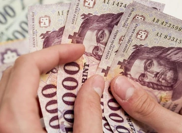 Nőttek a fizetések, 433 700 forint volt az átlagkereset júliusban