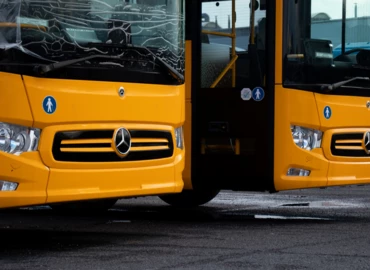 Száz Credobus és negyven Mercedes busszal bővítheti járműflottáját a Volánbusz 