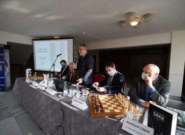 Fővárosi bemutató, fővárosiakat fogadnak