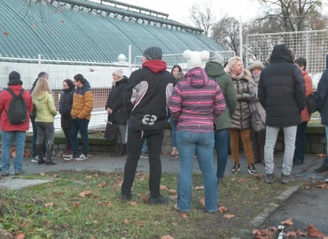 Átadta petícióját az oltatlan pedagógusok csoportja a Nagykanizsai Tankerületi Központ illetékeseinek