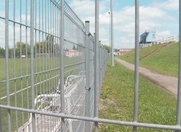 Felújíthatják az Olajbányász Sporttelep műfüves pályáját 