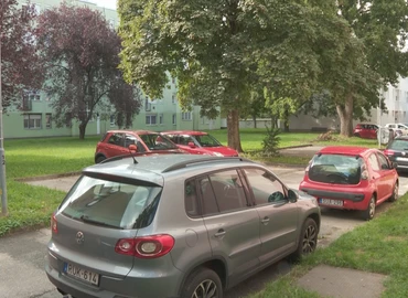 Szakmai bejárást tartottak a Teleki és az Attila utca parkolási problémái kapcsán