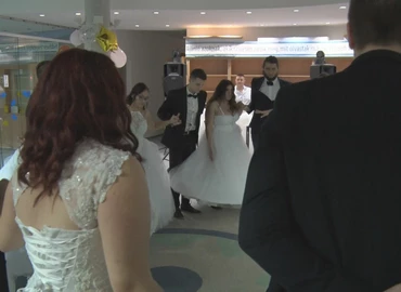 Idén is együtt báloztak a PEN gólyái és szeniorjai 