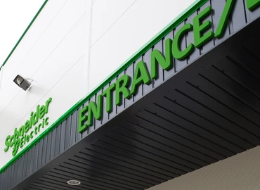 2023-ban is folytatja fejlesztéseit Magyarországon a Schneider Electric