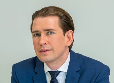 „Országom előrébb való személyemnél" – Lemondott Sebastian Kurz osztrák kancellár