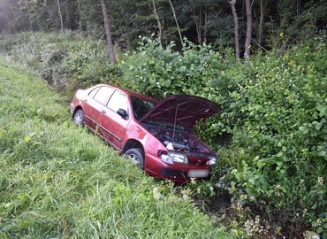 Szarvas ugrott autó elé, megsérült a sofőr, a vad elfutott 