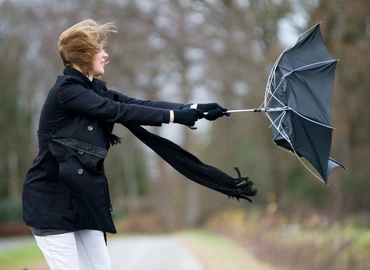 Viharos szélre és nagy mennyiségű csapadékra figyelmeztet a meteorológia