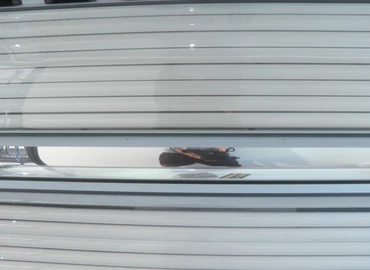 Mértéktartó szoláriumozással felkészíthető a bőr a nyári napozásra