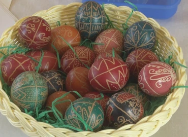 Tojásfestéssel várták a húsvétot a kiskanizsai családok 