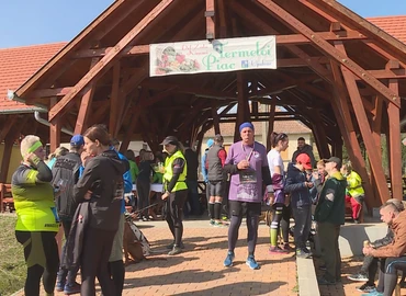 Toronyfutással emlékeztek a forradalom hőseire Újudvaron 