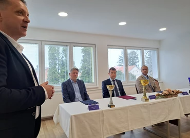 Újabb sportági színtéren szélesítenék hátországukat