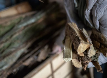 2351 önkormányzat pályázott a szociális tüzelőanyag-programban