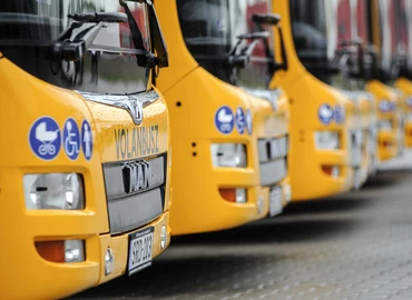 Négy új csuklós busz érkezik Zalába, Balogh László polgármester örömét fejezte ki 